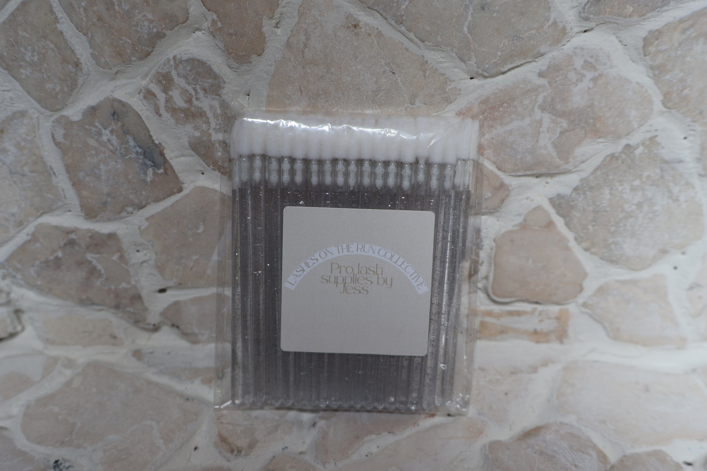 WHITE LIPSTICK WANDS